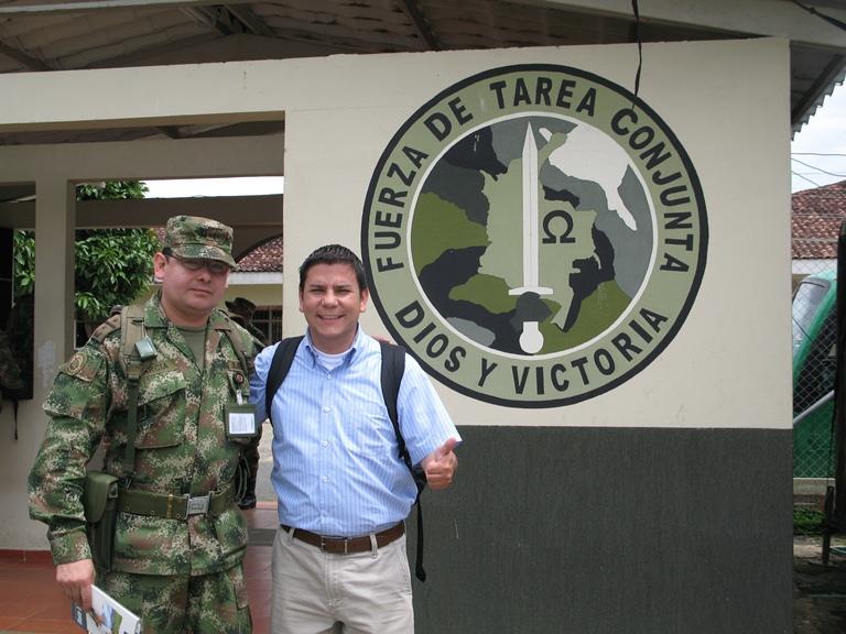 YoliMaria29's tweet photo. #YoApoyoMisFFMM y @PoliciaColombia SIEMPRE @jrodriguezk @LauriValbuena @FYLY_ @SilvaAza @maryandy13 @CoestPolicia http://t.co/XOmlhbzm9j”