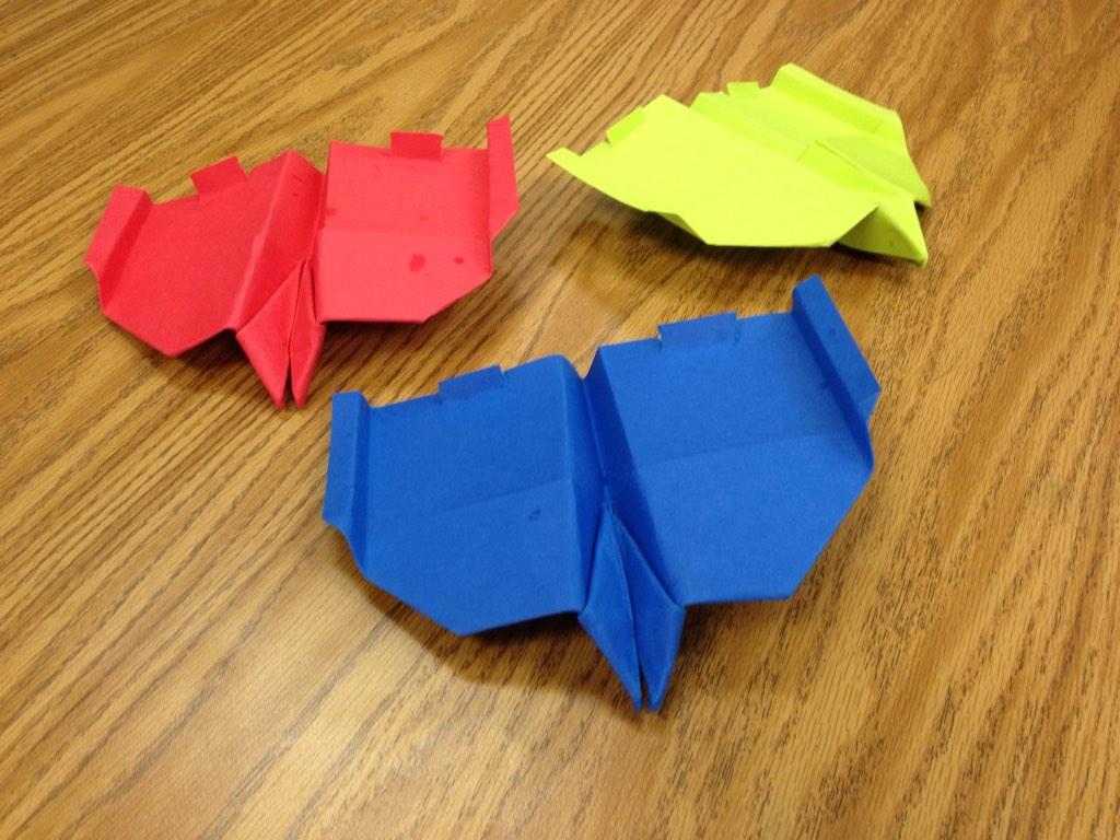 Surah14's tweet photo. Design challenge- gliders @HVHawks #iTeams #learningoutcomes #engineeringSTEM http://t.co/Hvm6LWxQ9C