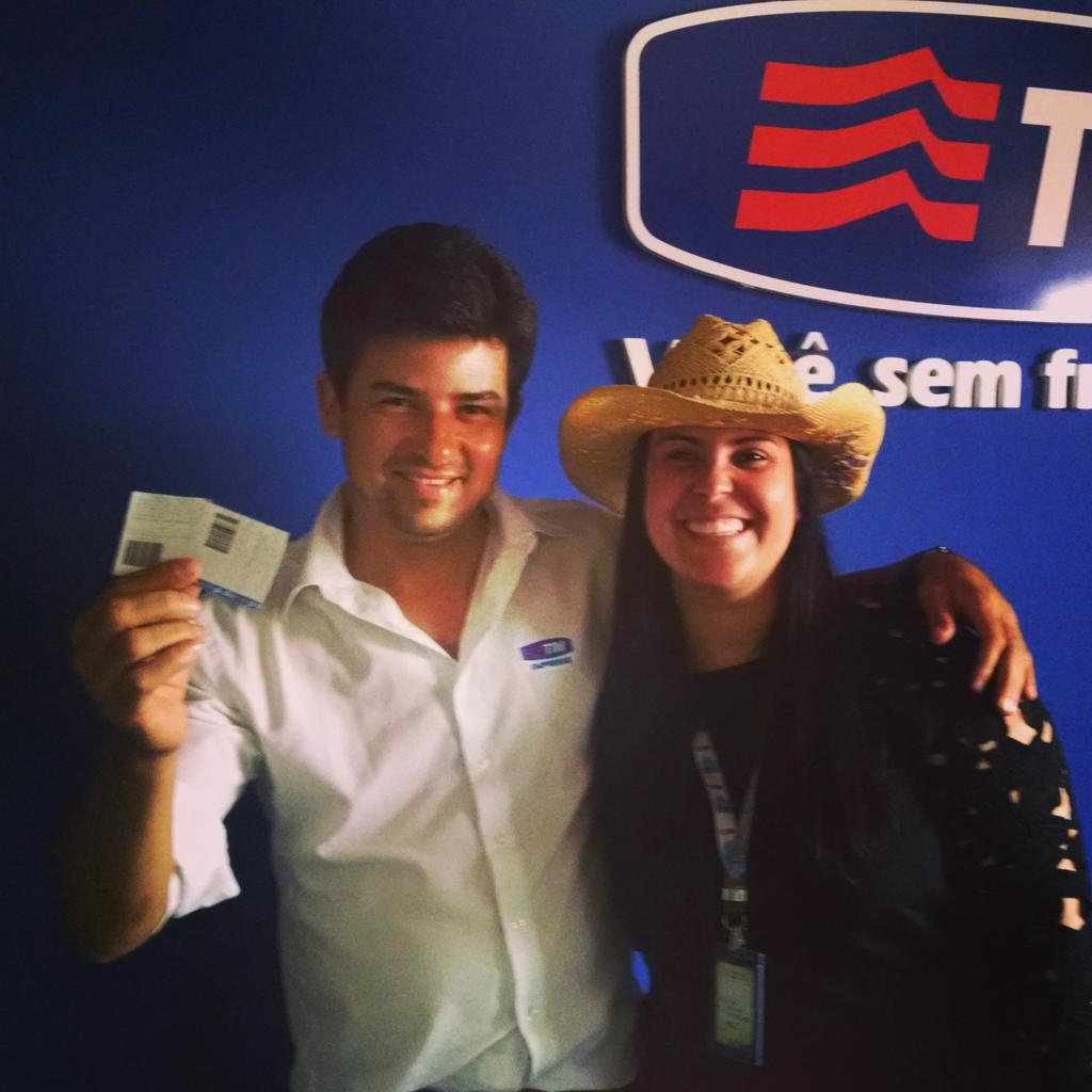 Popsbpm's tweet photo. @Business_RJ_MG  TIM SOLUÇÕES bombando no show do Jorge e Matheus #lovetim http://t.co/WZthxOzBxZ
