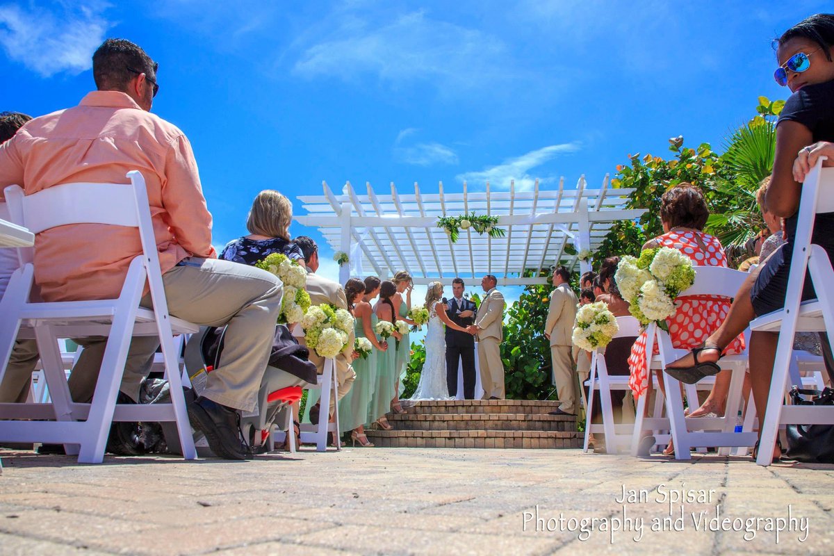 JanSpisar's tweet photo. Sunshine #wedding with Wiley Lowe at The Shores Resort.
#WileyLowe  #DaytonaBeachWeddings
#JanSpisarPhotography http://t.co/J7UwMBJLXT