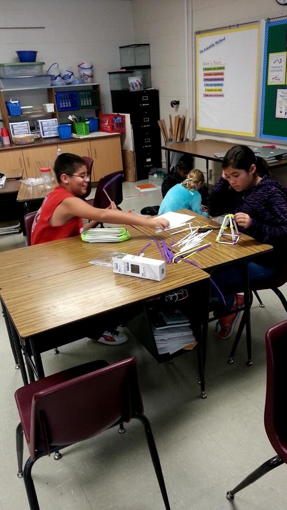 TheGackeGroup's tweet image. Expanding our understanding of free standing structures! #WeLoveSTEM #STEMfridays