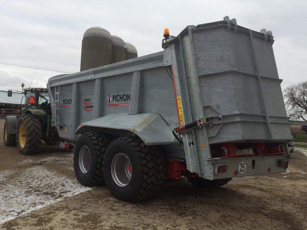 farmboy8400's tweet photo. Looking for a spreader? Better Contact @davenoorloos0: @farmboy8400 the new #muckmaster is ready for you guys!! http://t.co/qUU88kxbb8”