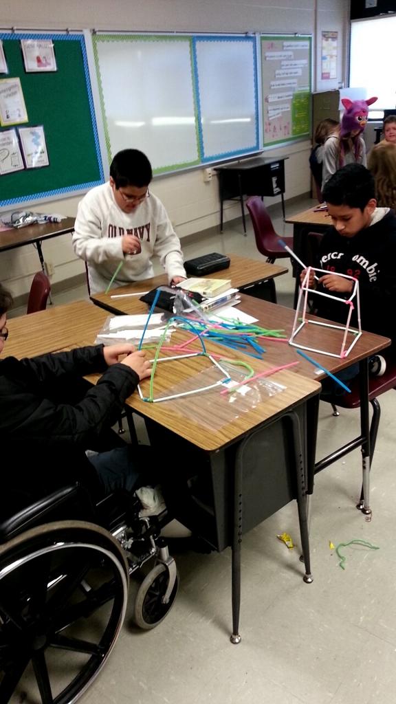 TheGackeGroup's tweet image. Expanding our understanding of free standing structures! #WeLoveSTEM #STEMfridays