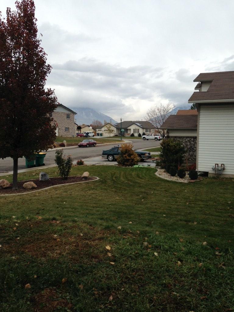 JackThRabbit's tweet photo. Just thought I would update everyone on the devastation the snow wrought upon us yesterday in Utah. http://t.co/iWI3FeREsJ