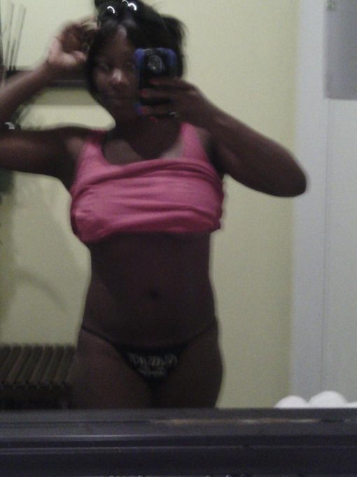 Notice any difference in my abs? http://t.co/Ap1bdzLcnh<a href="/tag/sundayfunday"class="tags"><span>#sundayfunday</span></a>