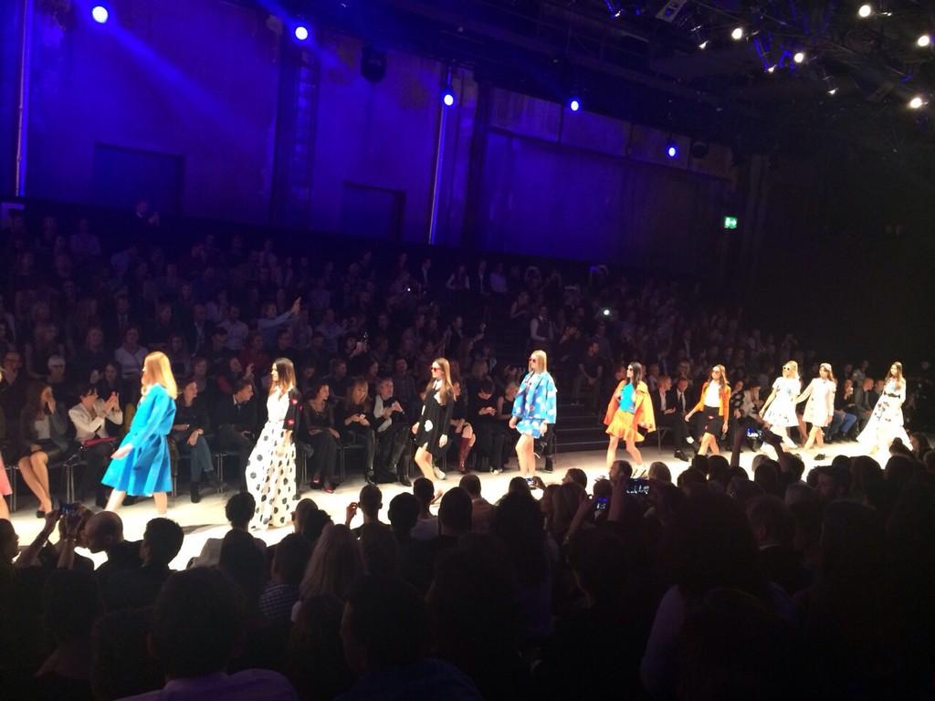thousandsassa's tweet photo. #zurichfashiondays #Vivetto #ColorBlock #Prints http://t.co/LpUT85k4Du