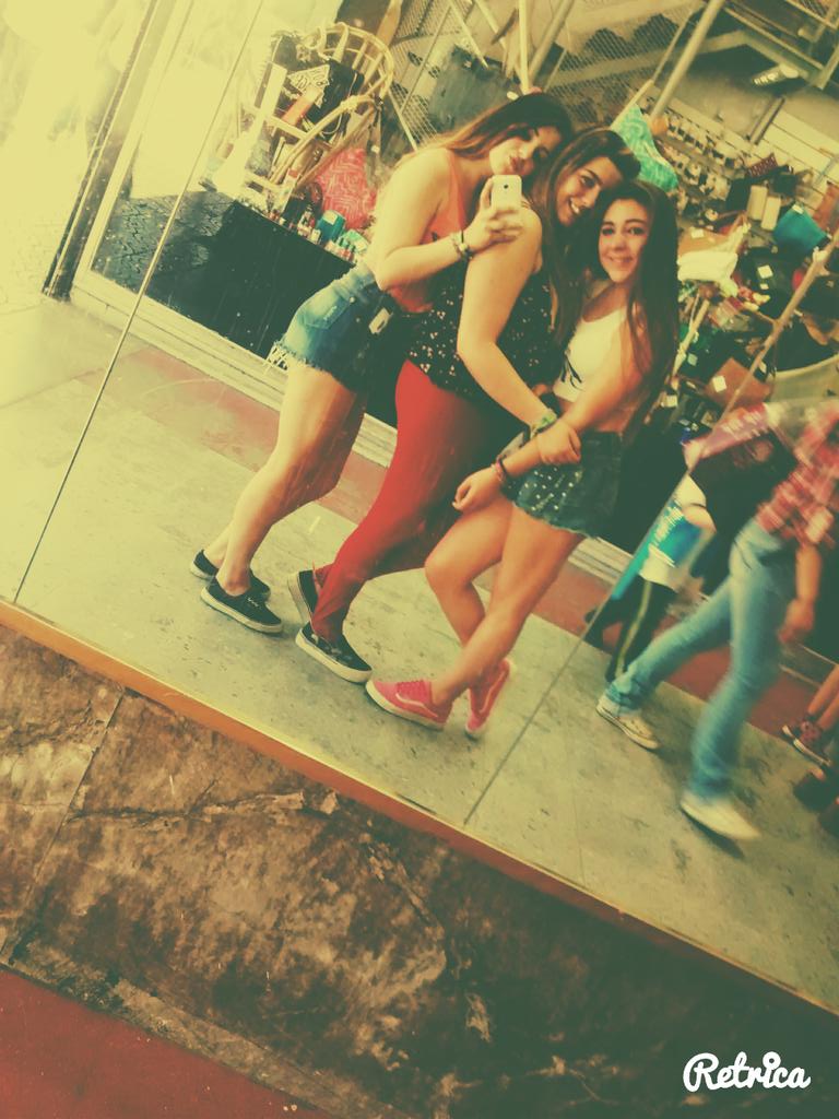 MeluLopez_'s tweet photo. Lasssssss amo❤ #Puta1 #Puta2 #Puta3 http://t.co/RDskbj57hy