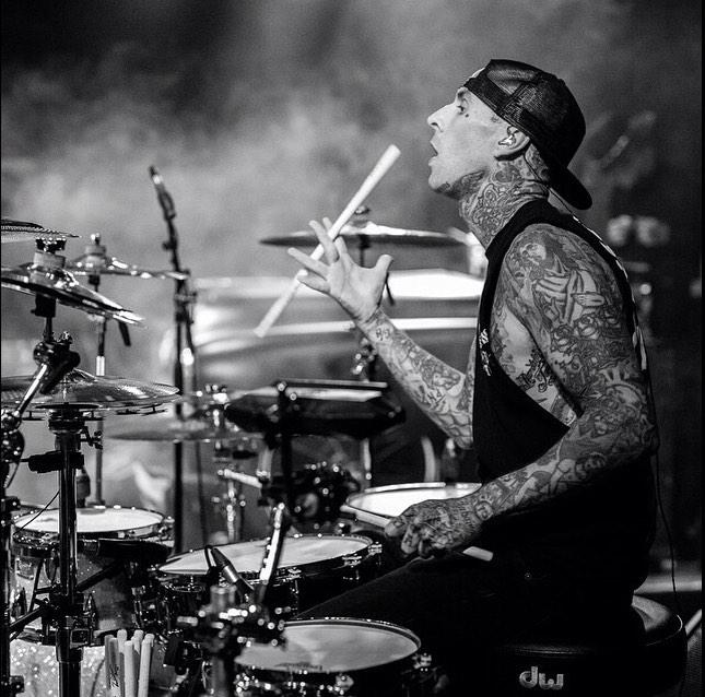 Happy 39th birthday to the best drummer Travis Barker 