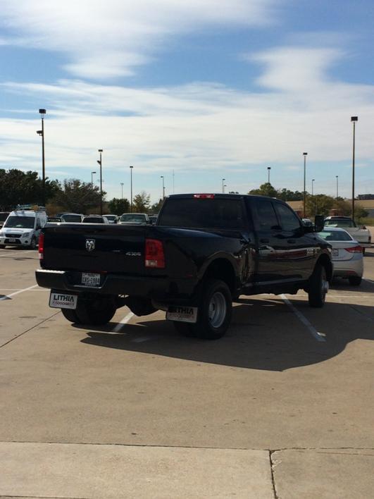 horribleparking's tweet photo. The 3-spot park. Big trucks are the worst horrible parking offenders. http://t.co/hxn32VNJT1