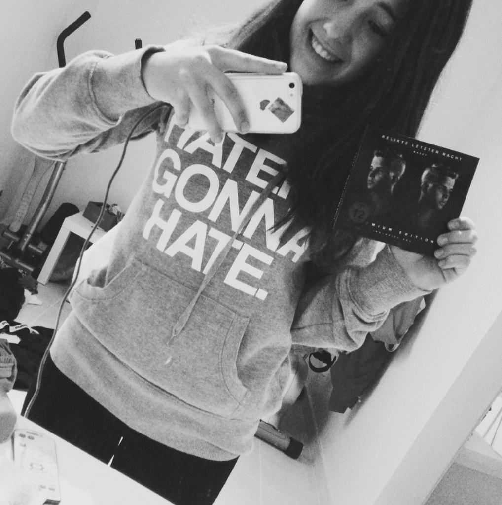 lisa34560896's tweet photo. Endlich ist es da ❤️✨😍 bin schon so aufgeregt dich live singen zu hören ✨😍 @kayefofficial http://t.co/Uw5gP8xf80