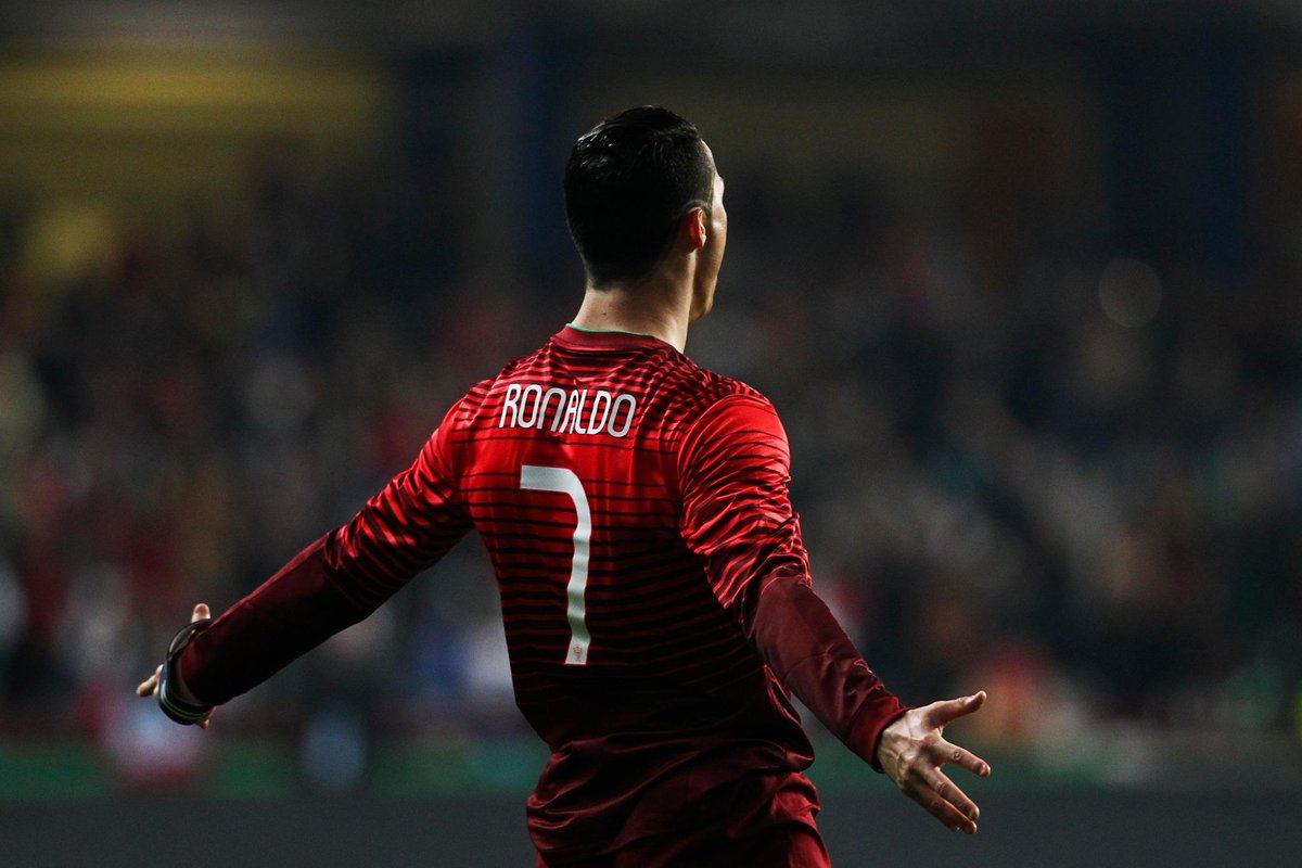FootballFunnys's tweet photo. Cristiano Ronaldo becomes the all-time leading EURO goalscorer (qualification and finals combined).
Beast! http://t.co/8FKt4Amfsh
