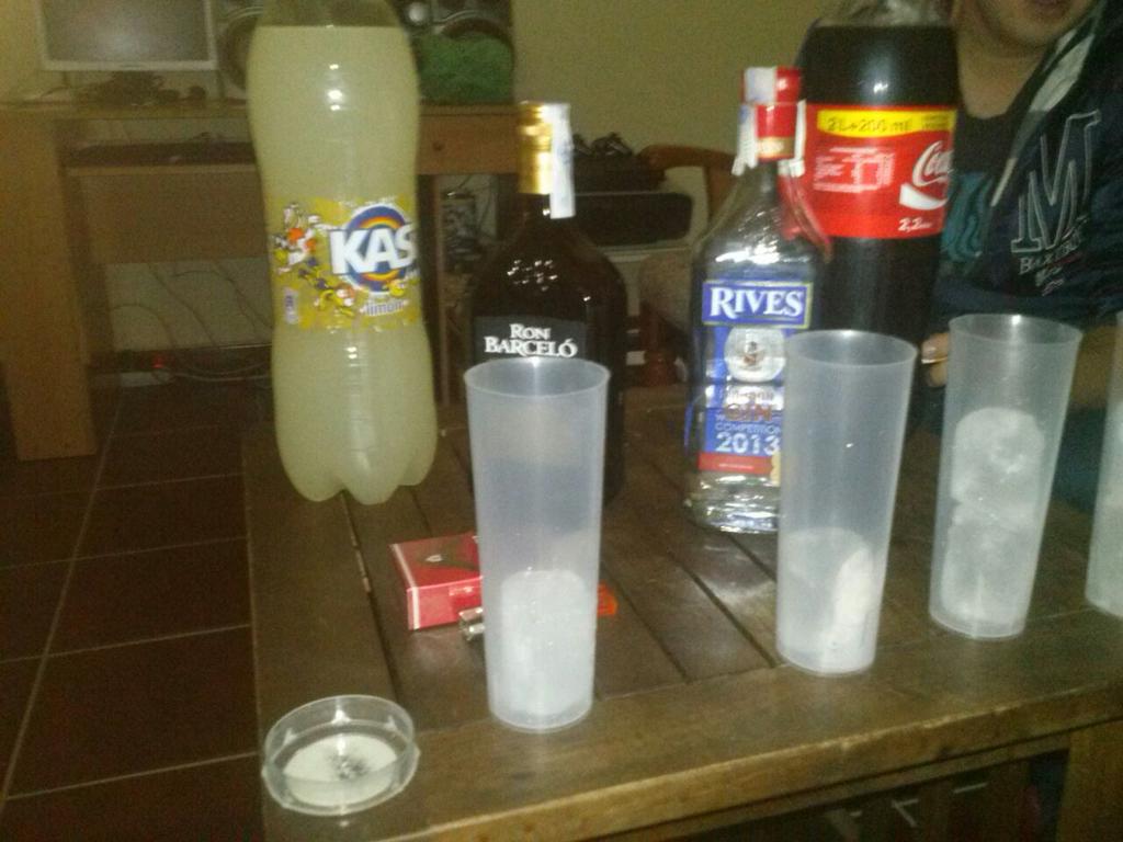 Neereabreak's tweet photo. Hoy toca de relax con los compiis :) http://t.co/77gUnSniYj