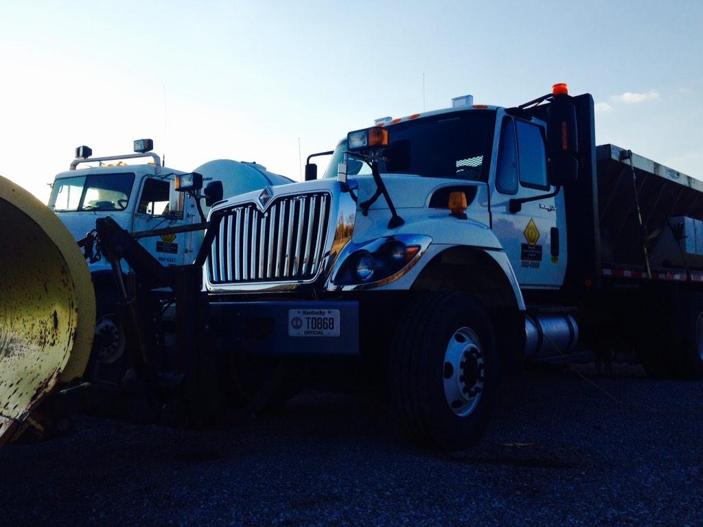 KentKY's tweet photo. A brand new truck for a brand new @BGroundabout #snowfighters http://t.co/tiSstsMGBP