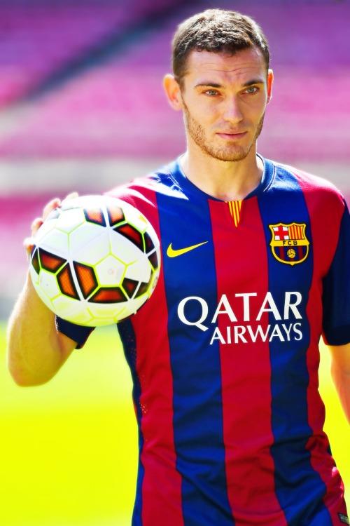 Hoje o zagueiro belga do Barcelona Thomas Vermaelen faz 29 anos. Happy Birthday come back soon! 