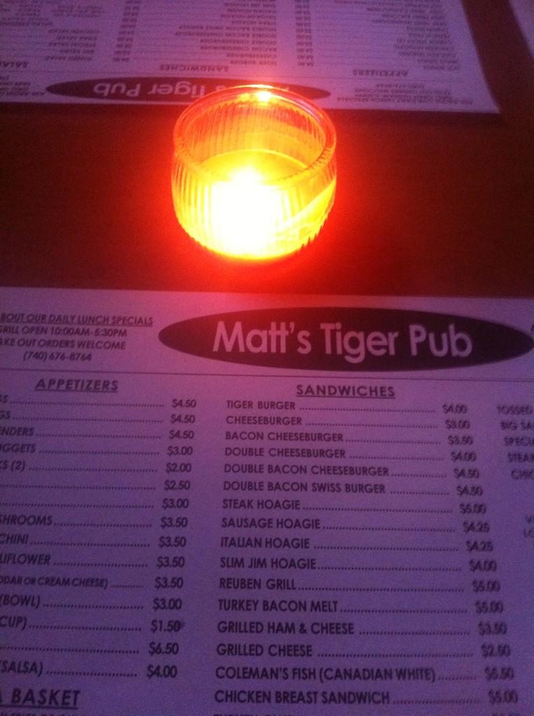 CountryOutlaw28's tweet photo. Candlelight lunch at @Coffland32 #tigerpub Thanks @realdiehl24 http://t.co/ICDpHv8Z3Z