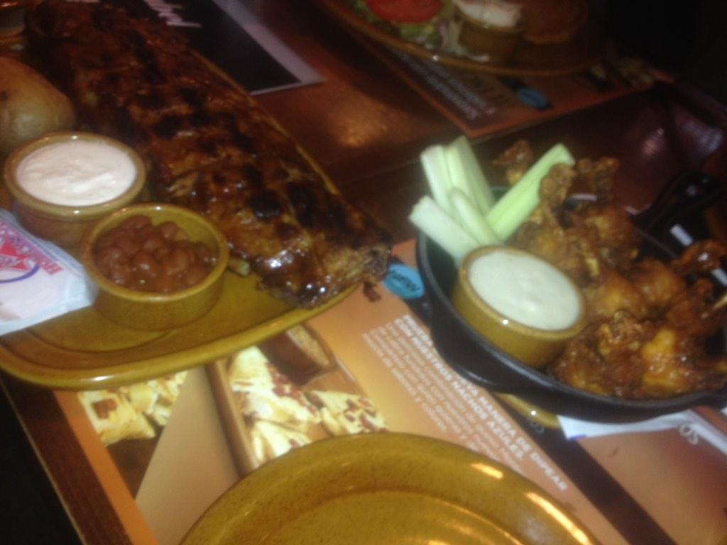 diego_garrapa's tweet photo. A cenar en el foster http://t.co/DcgZiVlRlq