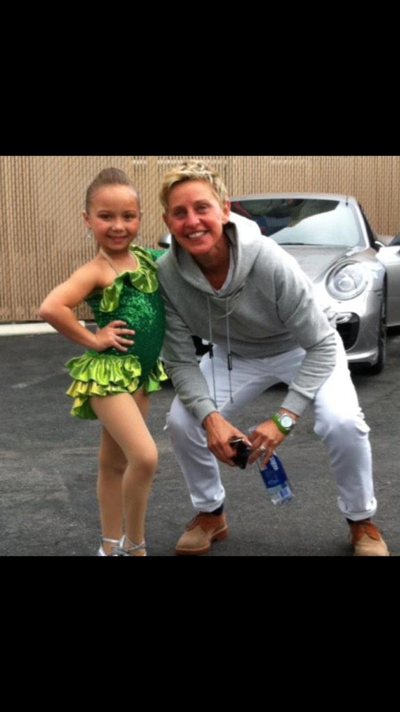 BeberlyDevers's tweet photo. Love you #EllenDegenderesShow #TheEllenShow thanks for invited me to your show 😘😘😘  ... #NBC #UnforgettableStory http://t.co/Dx4GFACcfg