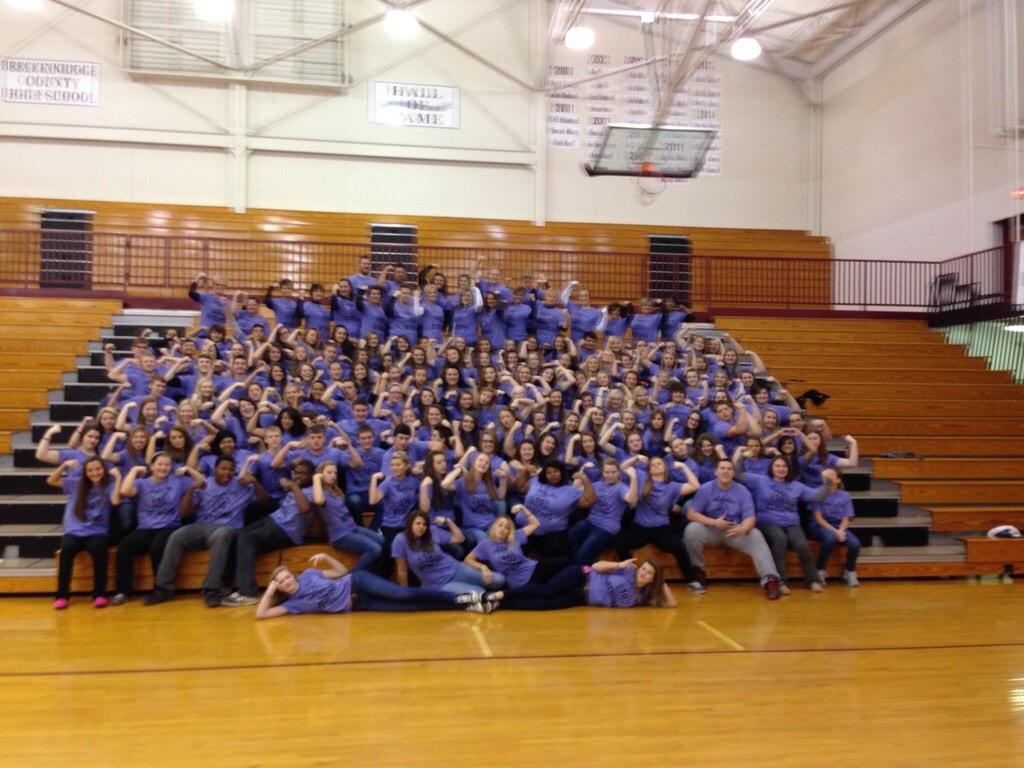 BreckCounselors's tweet photo. BCHS is standing strong with you, Adalee! #adaleestrong #standtaul @AdaleeTaul http://t.co/7oXswaLIge