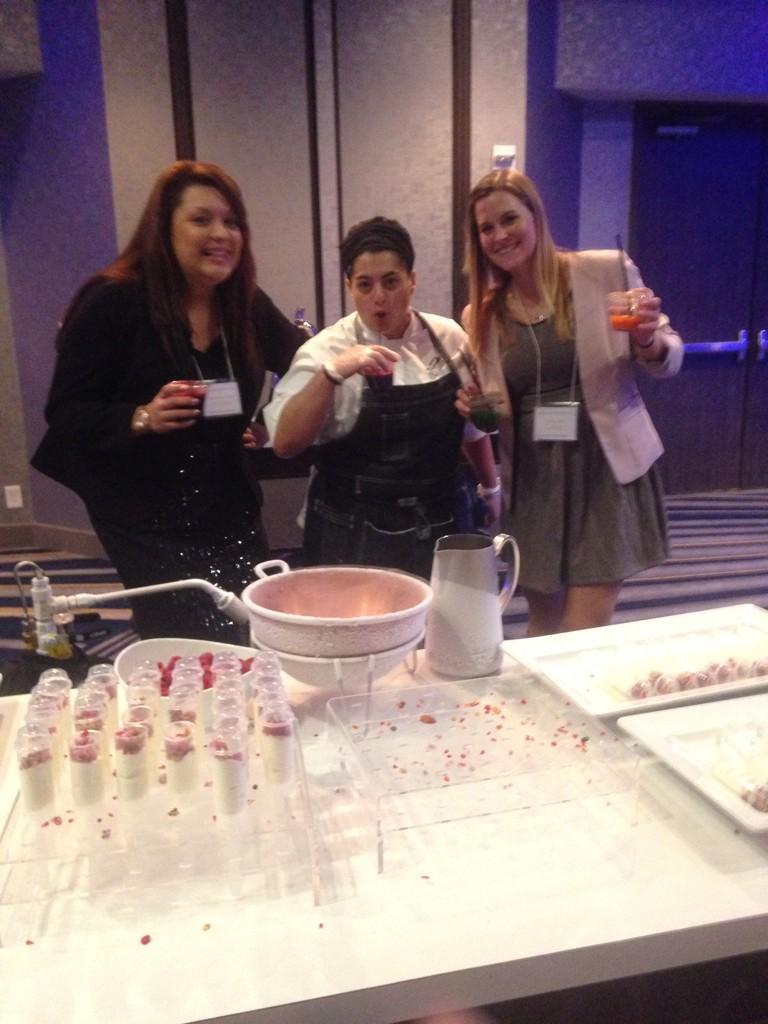 JanineFalvo's tweet photo. Post juice pic. @makeitRAINS10 @mariela0330 @pameryan #marriottempowerwomen @IrvineMarriott http://t.co/ijt6Iv6kBC