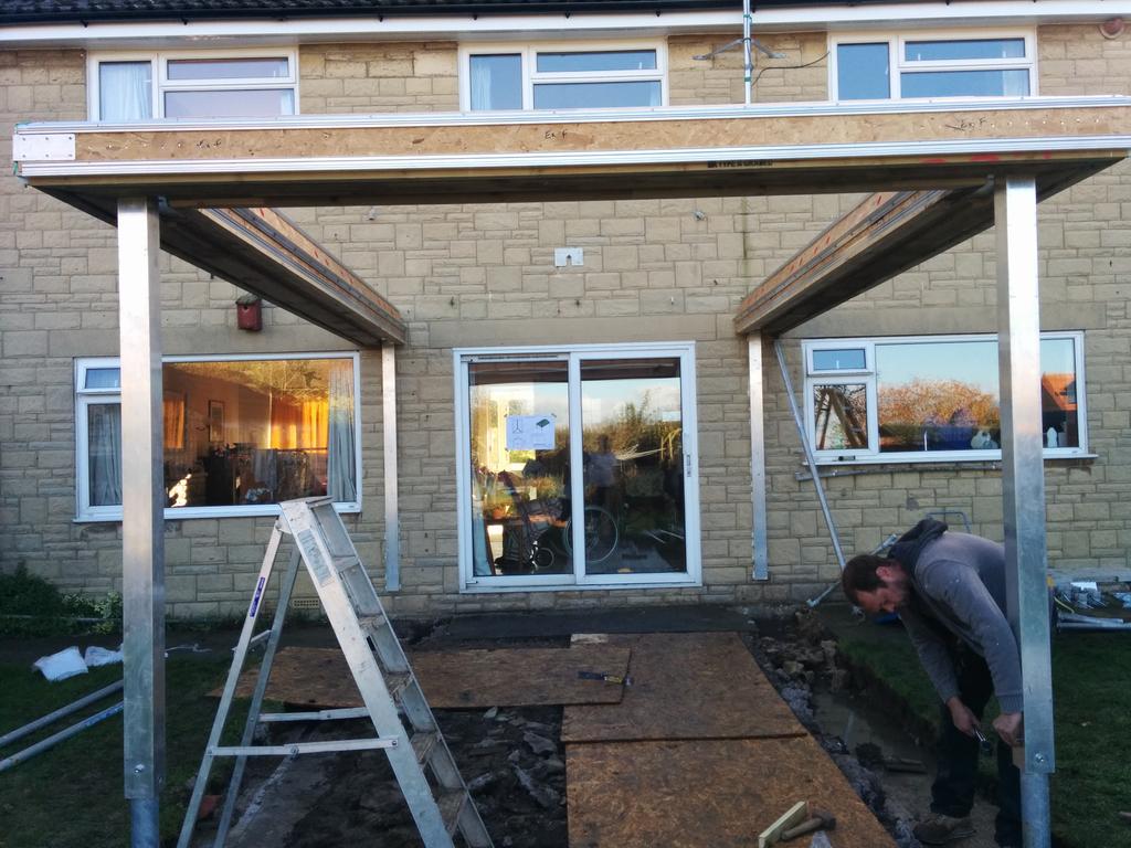 StSimion's tweet photo. @Ultraframe1 Fitted this job in Cheltenham today...quite quickly. #realroof http://t.co/y3fyPYMOqG