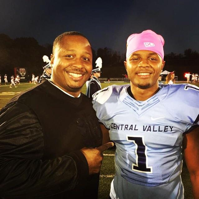 trobecomedy's tweet photo. ready 2 watch my son, @RobeyBronJames do work on the football field. #letsgoCV #roadtoHeinz #7monthsChildsupportleft http://t.co/p9pIUtVC3S