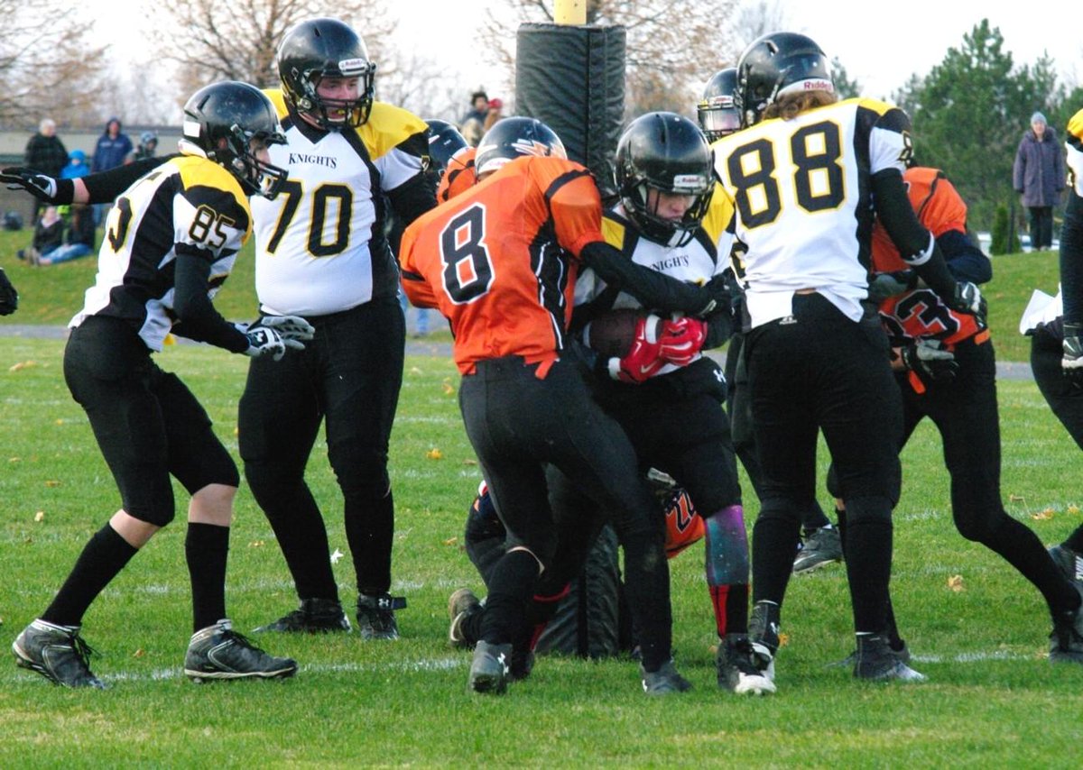 harmanfreelance's tweet image. @LaSalleSec_LDSB #BlackKnights 51-28 over Almonte #Thunderbolts #EOSSA AA Jr #Football final @KingstonRegion #ygk