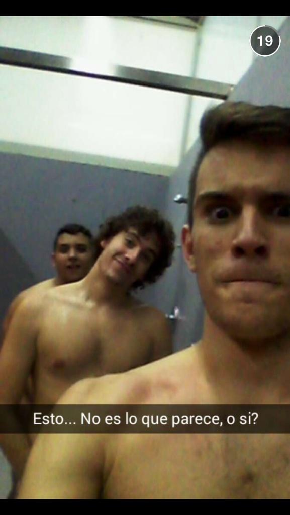 josemi_ferran's tweet photo. Gilipolleces después de un duro día de trabajo...😂😂😂 #PlaceresDeLaVida #AfterTrain Pd: no lo es. #NoHomo http://t.co/EpiFpdjO5X