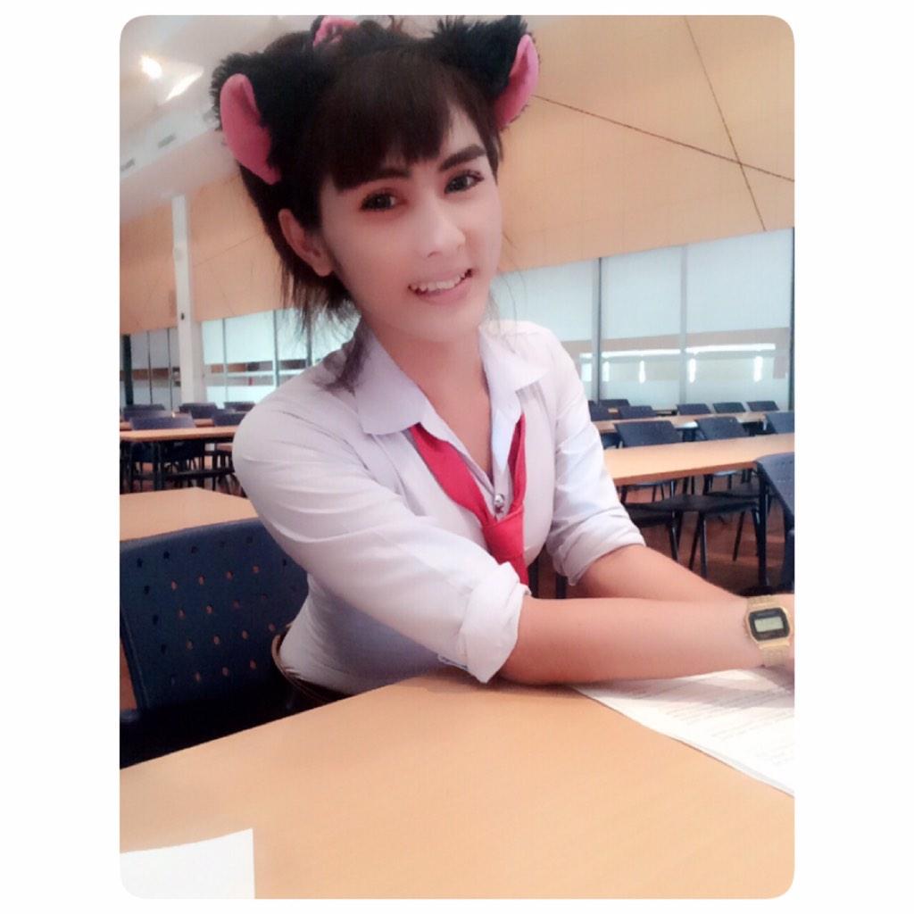 Noomilly's tweet photo. ' โสดค่ะ รูปจริง เราเอง สนใจแอด 
(BKK)
line:noomillsod Facebook:Noomill.sod@facebook.com 
Beetalk ID : 77279356 http://t.co/i6Ta3rZmlH