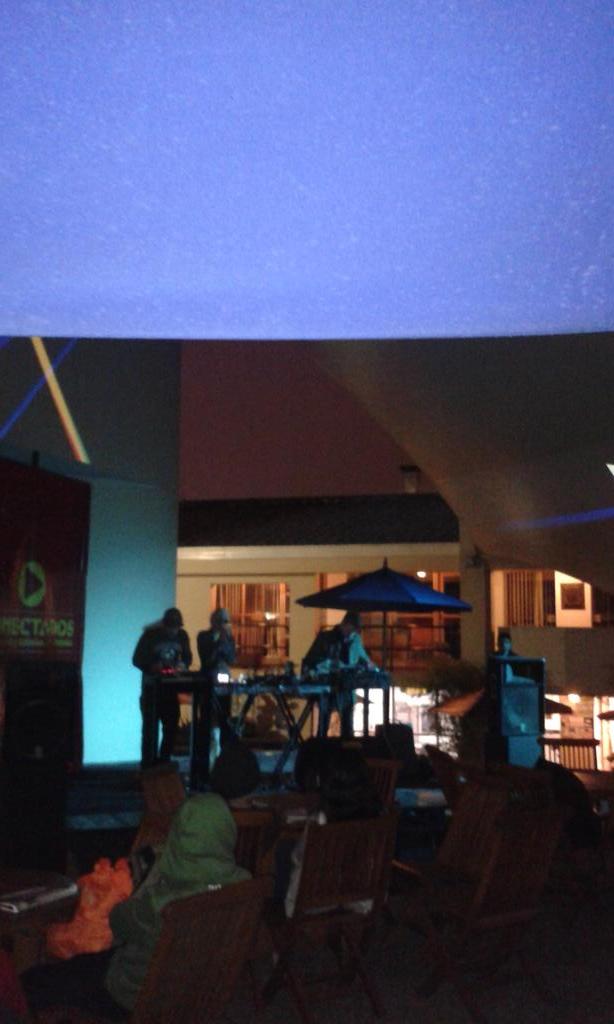 danielcasasc's tweet image. @MiaHush @djleeon yellow #setian en el 4o Jam de @conecta2alzate