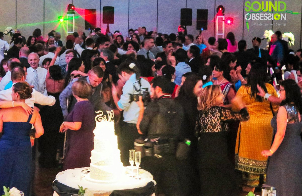 Wedding <a href="/MCCMississauga/">MCC Mississauga</a> Sound Obsession keeps it movin! #Oakville #SoundObsession #bigwedding #weddingdj