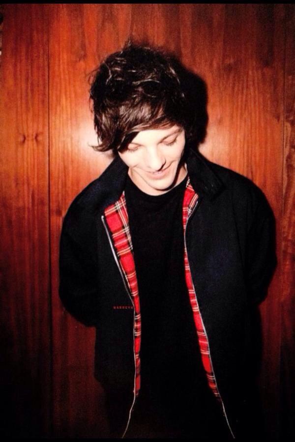 PayusFox's tweet image. Nuevas fotos de Harry, Louis, Niall y Zayn, que estarán incluidas en el álbum "FOUR Ultimate Edition" #1DNotes