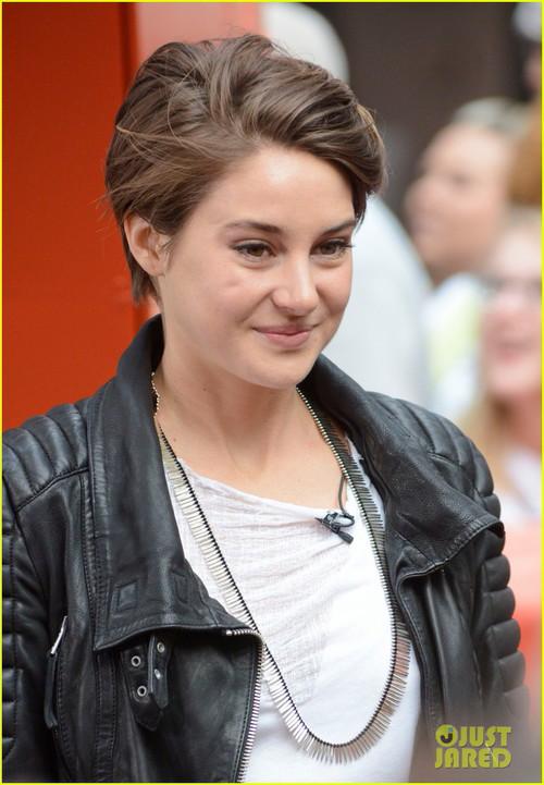 Happy 23rd Birthday to the wonderful Shailene Woodley.I wish you to have a lot of fun and  an amazing day. Xoxo Shai 