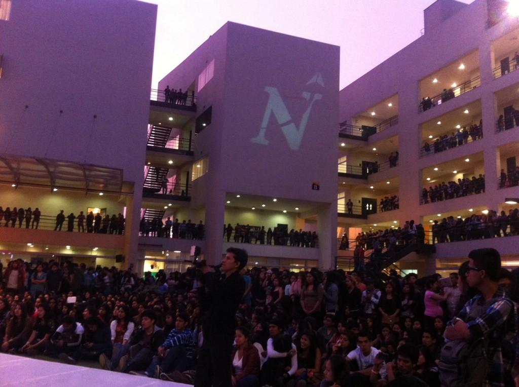 acabanillase's tweet photo. #TalentoUPN por las nubes en @UPN_Oficial http://t.co/peMRmVk6XD