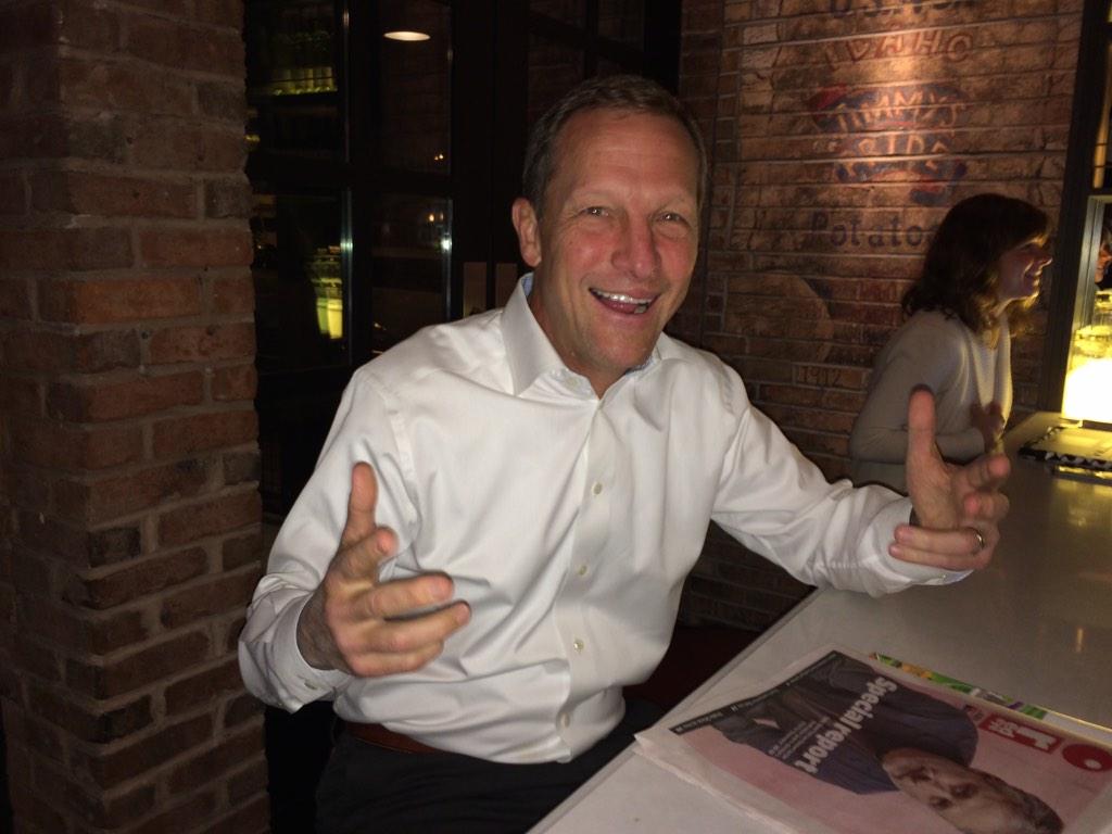 Hey, #WestLoop! Come by and hang out with me at the new <a href="/LouMalnatis/">Lou Malnati's Pizza</a> on Randolph and catch the <a href="/NHLBlackhawks/">Chicago Blackhawks</a> game.