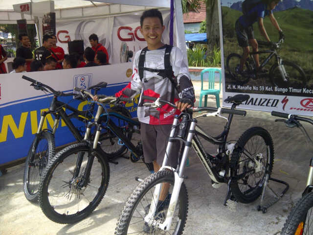 tarWikdjava's tweet photo. MTB http://t.co/4gqWVEJOYr