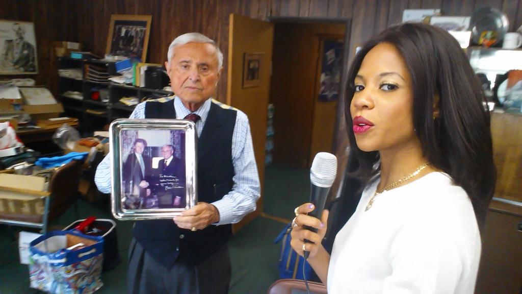 SibileTV's tweet photo. #MartinGreenfield tailor to stars &amp; presidents tells @ChasingNJ about dressing @billclinton &amp; @BarackObama. http://t.co/X8Pn0kBROV