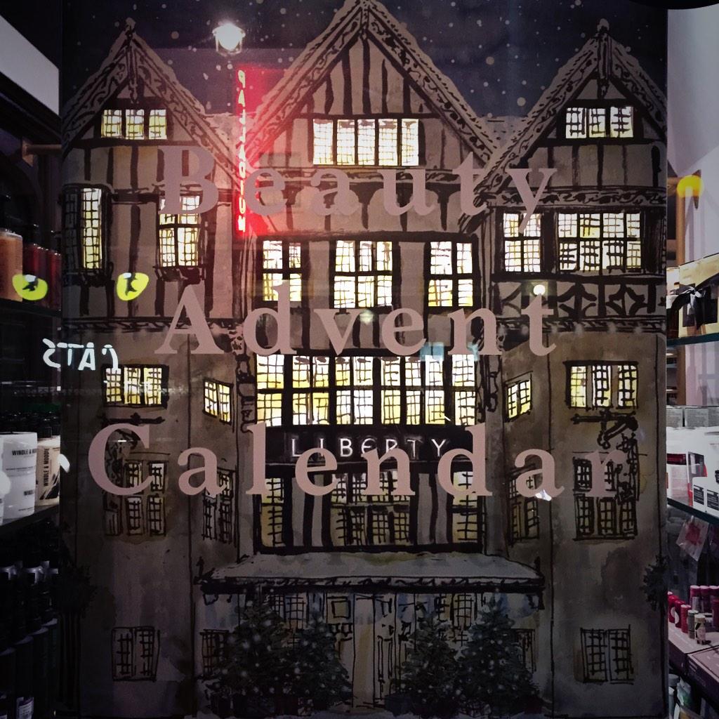 TanyaDestiny's tweet image. #nightlondon #london #CarnabyStreet