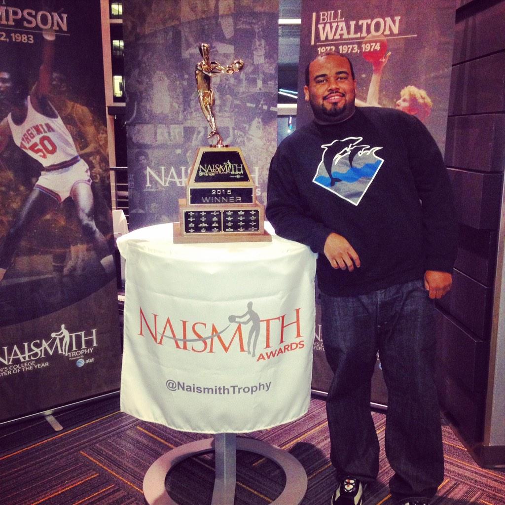 It was only right!! A lot of history right here. @NaismithTrophy #naismithtrophytour #sportsjunkie