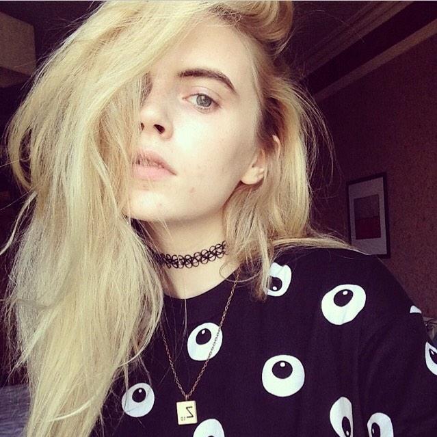 hii im zoey !! u should rt nd be my friend maybe