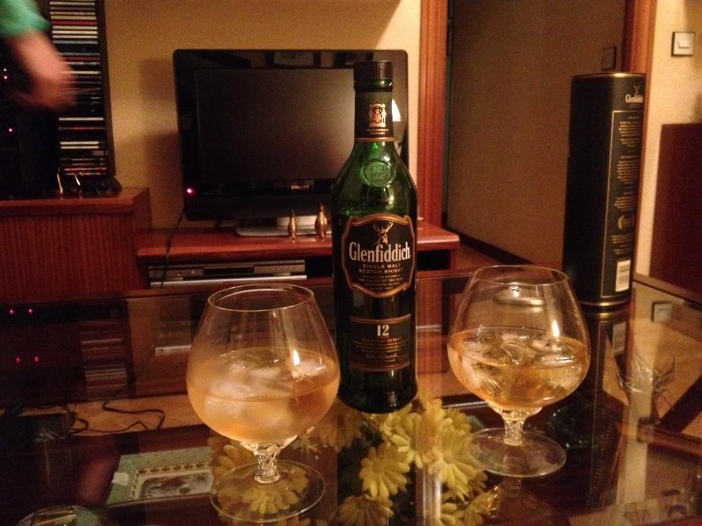 elxacal's tweet photo. Consultant's drinks con @Carlos_CEG9 http://t.co/ylIxYEJGJe