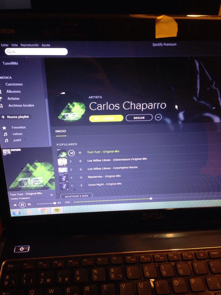 charri_01's tweet photo. La música que se escucha en Villanueva de la Cañada... 😉😏 @carloschaparro_ http://t.co/QA3rKQEbaL