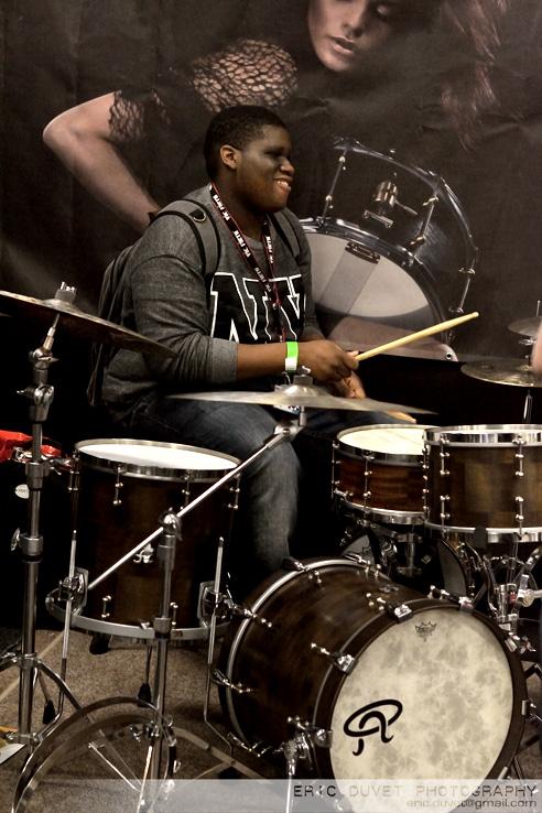 EricDuvet's tweet photo. Little Souvenir @mattyds96 @londondrumshow @vicfirth http://t.co/0CIAeBrwMu