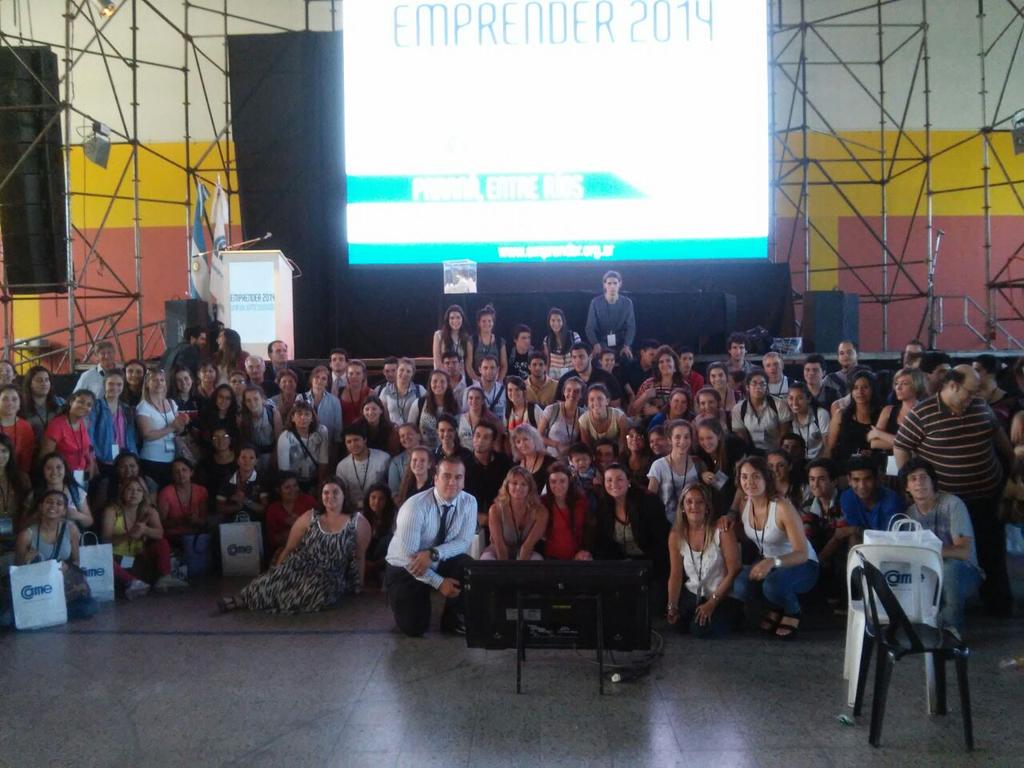 JESam_LCISM's tweet photo. Grandiosa jornada llena de Esperanza en #EmprenderParana @camejoven cc @sabbfingerman @nicorpalma @ValMaruccio #LCISM http://t.co/T0eOnJjafc