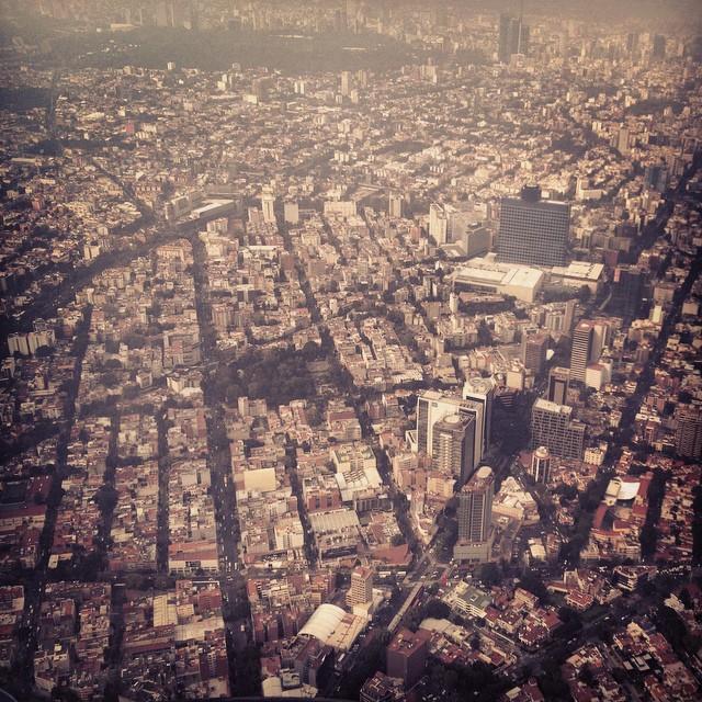 DarinEpsilon's tweet photo. Beautiful day in #MexicoCity today. Hoy es un dia hermoso en la ciudad de #Mexico http://t.co/D0slxn5055 http://t.co/9taz4JOxlC