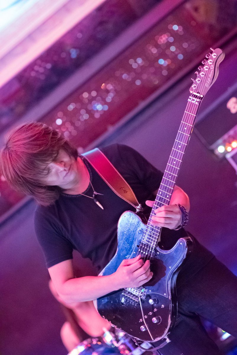 Breaking_Arrows's tweet photo. Show @ The Viper Room tonight! Come and join us on,14th (Fri) at 9:30PM at the Viper Room 8852 West Sunset Blvd, W H http://t.co/9U86Vz3FvH