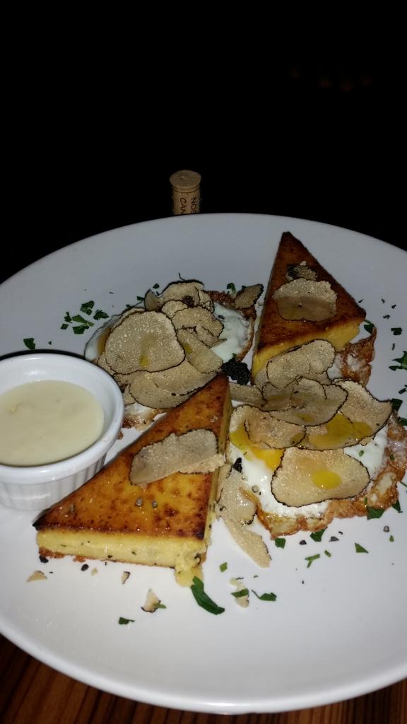 #4FoodLovers #truffleseason @AkashaGarnier <a href="/WaddleandSilvy/">Silvy</a> <a href="/alessionmt/">Alessio vullo</a> <a href="/eaterchicago/">Eater Chicago</a> <a href="/BenBradleyABC7/">Lee Birstall</a> @NandoMilano