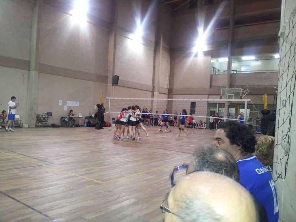 ItalianoVoley's tweet photo. Empezamos en Lomas. Esto se pone bueno http://t.co/SEHH1y5Abl