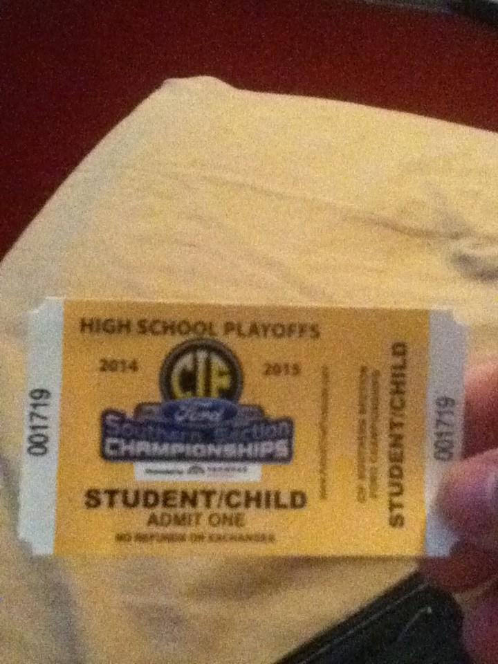 JosayyyZ's tweet photo. Ready for the Game #Norwalk vs #Paramount #CIF14 🏈 http://t.co/cKyEZ7TxTK