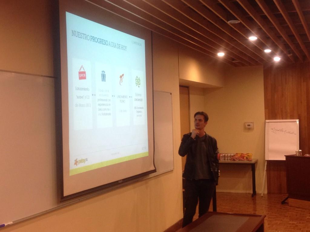 h1_copilot's tweet photo. En el ITAM con @Toby_CS de @petsymx, ganador del #PremiosCNNExpansion : mejor ebusiness 2014 #diplomadoemprendedor http://t.co/GvmRm0lFE4