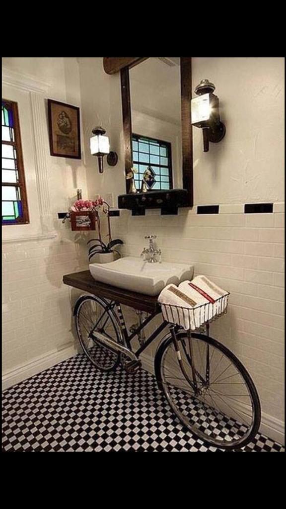 Harpendencycles's tweet photo. Every bathroom needs one of these........ http://t.co/riYR3ZBtxG